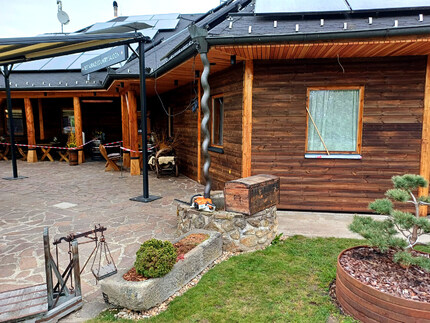 Budova restaurace Country Saloon Řípec je nově obložena fasádním obkladem KI Tradice v elegantní hnědé barvě. Budova restaurace Country Saloon Řípec je nově obložena fasádním obkladem KI Tradice v elegantní hnědé barvě.