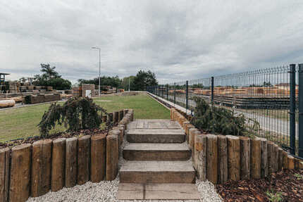 Ukázka praktického využití pražců v areálu prodejny Impregnace Soběslav. Ukázka praktického využití pražců v areálu prodejny Impregnace Soběslav.