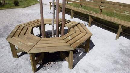 Dřevěné lavičky ve veřejném parku z borovicových hoblovaných prken ošetřených Profi impregnací (vakuově-tlaková impregnace), zakázková výroba Impregnace Soběslav Dřevěné lavičky ve veřejném parku z borovicových hoblovaných prken ošetřených Profi impregnací (vakuově-tlaková impregnace), zakázková výroba Impregnace Soběslav