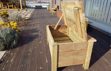 Inspirace: designové skvosty ze zbytků terasových prken a drážkových hranolů